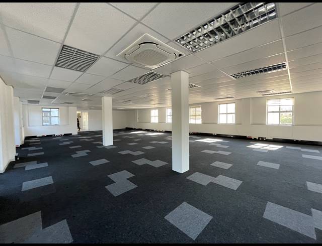 279M² OFFICE TO LET IN BRYANSTON